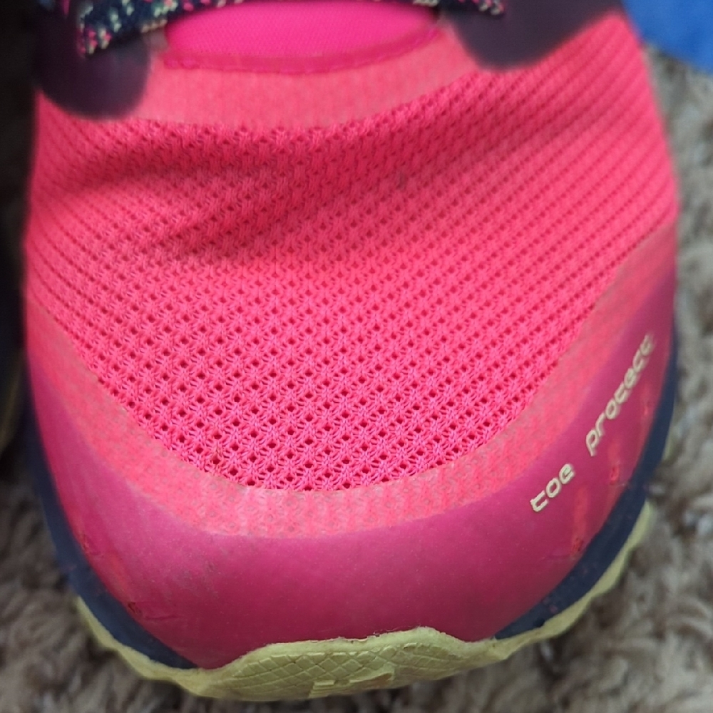 New Balance Women's Athletic Shoes in Pink and Navy - Picture 9 of 9